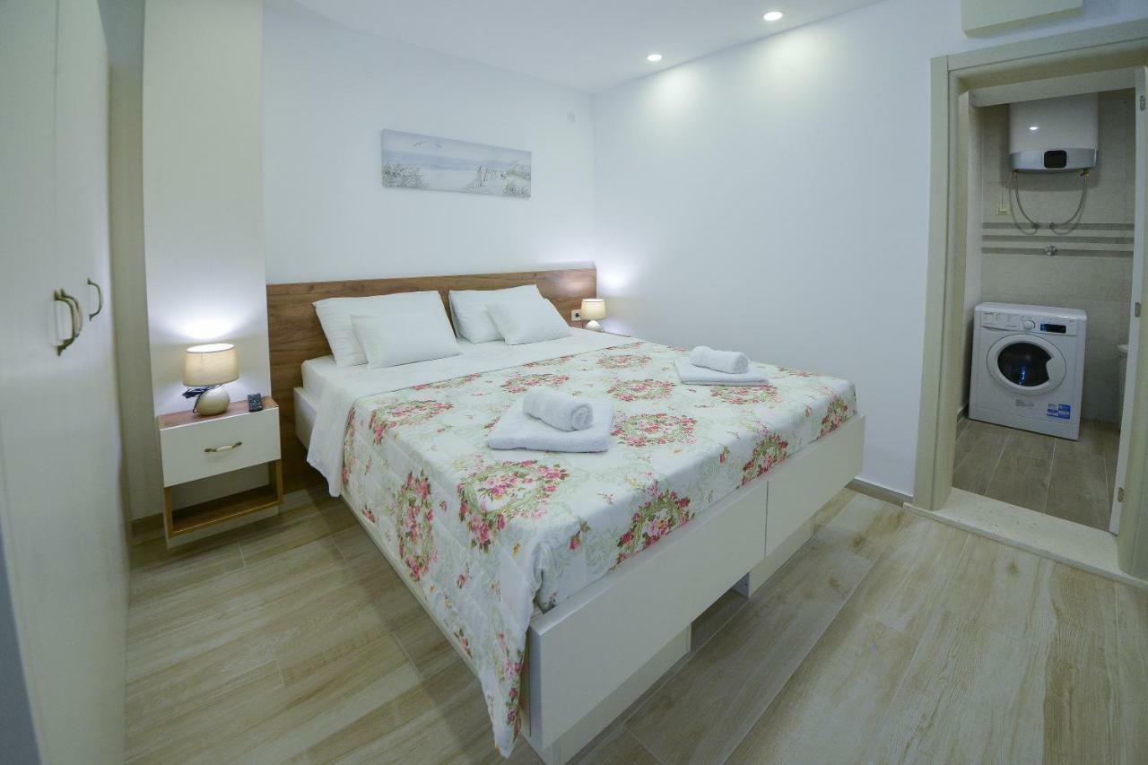 Brand New Apartments Sveti Stefan Exterior photo