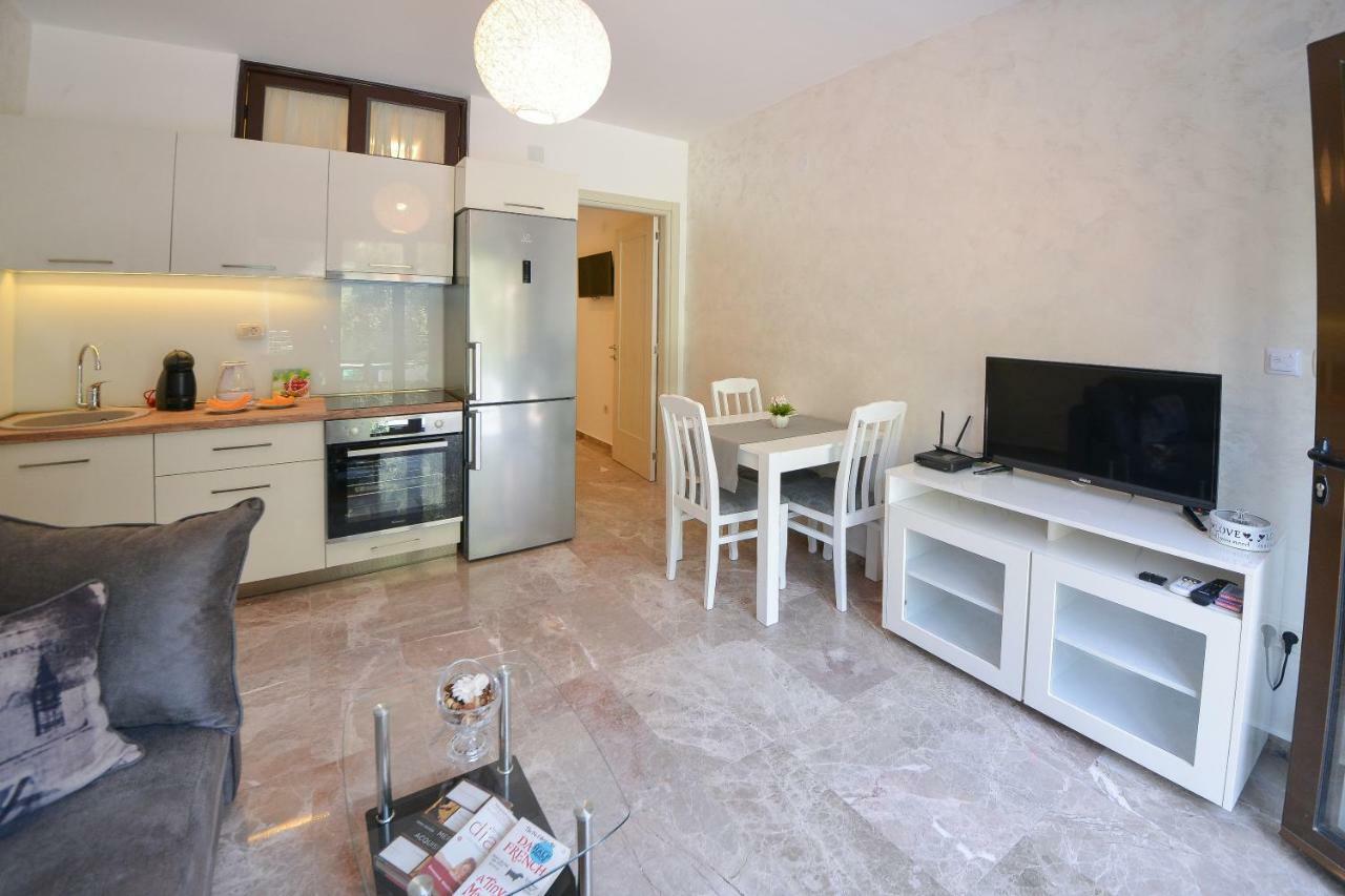 Brand New Apartments Sveti Stefan Exterior photo