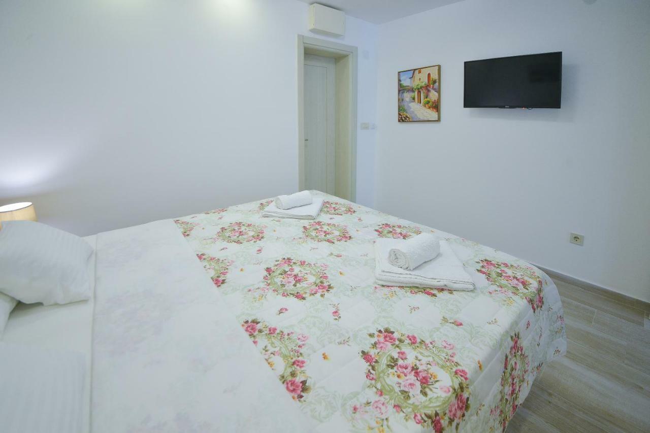 Brand New Apartments Sveti Stefan Exterior photo